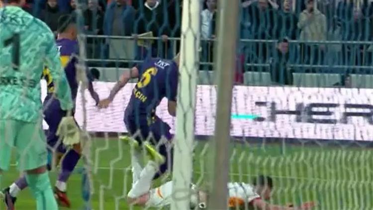 Eyüpspor - Galatasaray maçında penaltı var mı Biraz fazlası kırmızı olurdu