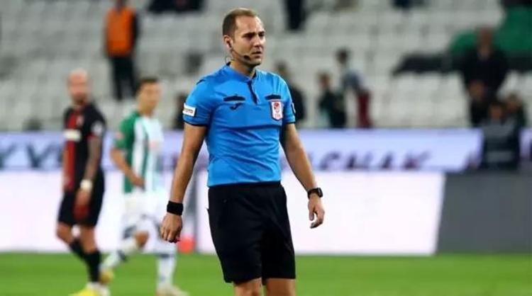 Eyüpspor - Galatasaray maçında penaltı var mı Biraz fazlası kırmızı olurdu