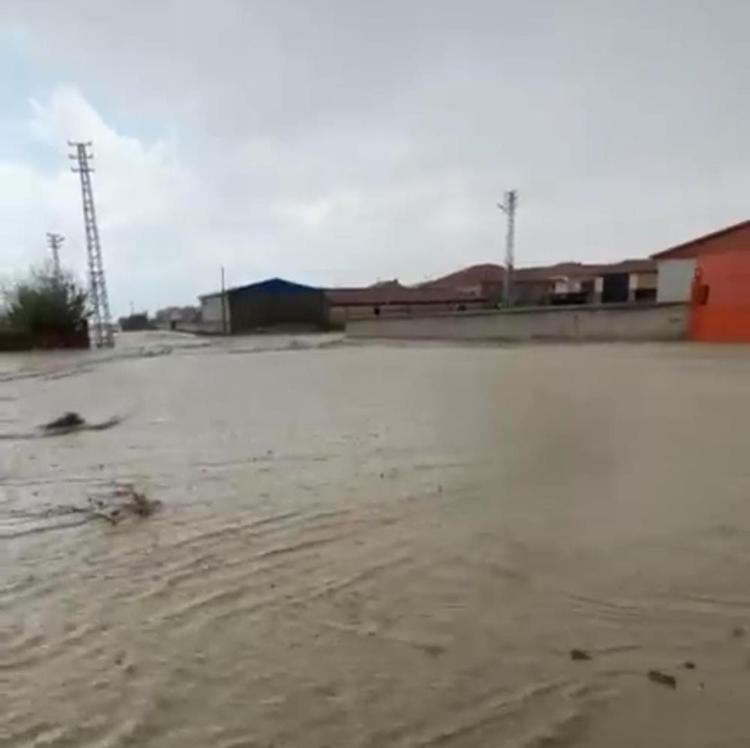 Kulu’da sel meydana geldi