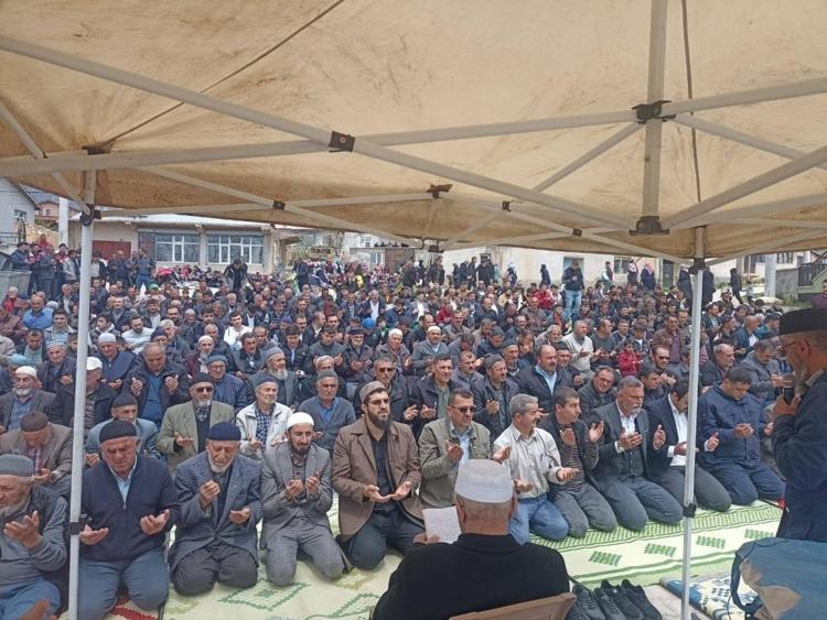Yağmur duası sırasında yağış başladı, sel oldu