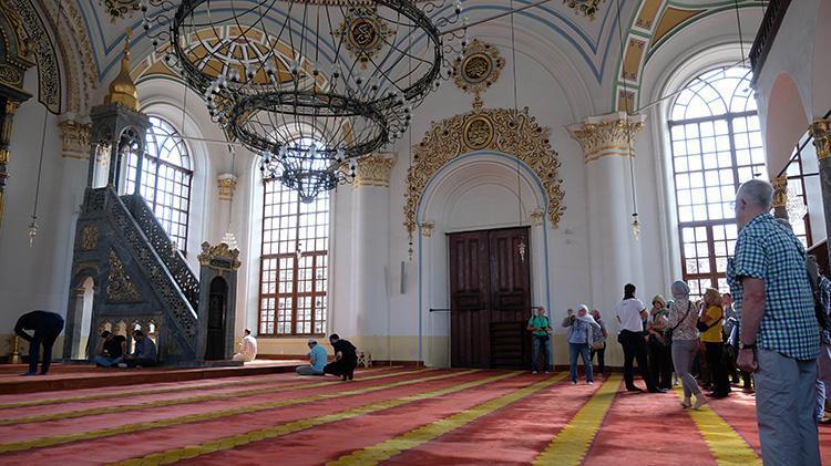 Restorasyonunda kilolarca altın kullanıldı Pencereleri kapısından büyük: Konyada Mevlanadan sonra en çok ziyaret edilen yer