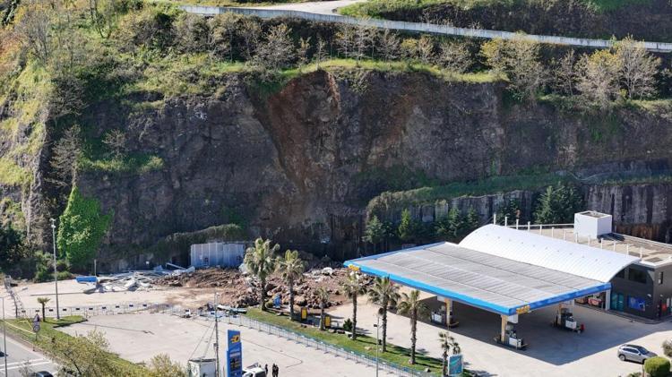 Samsunda heyelan, baba ve kızları hayatlarını kaybetti Akaryakıt istasyonunun müdürü gözaltına alındı