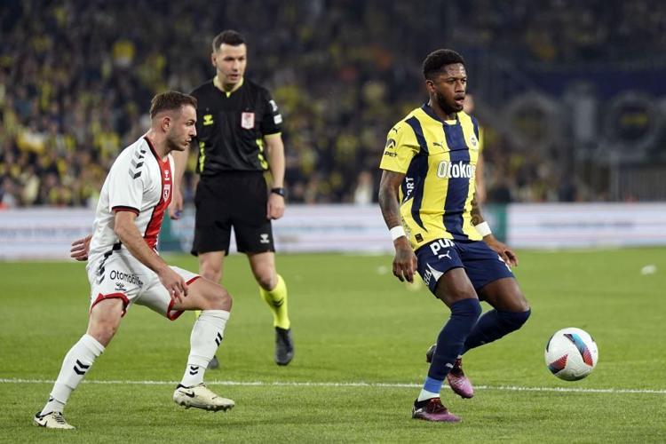 Fenerbahçede Beşiktaş derbisi öncesi kriz Kostic yaktı, Mert Müldür, Levent Mercan ve Oğuz Aydın sıraya girdi