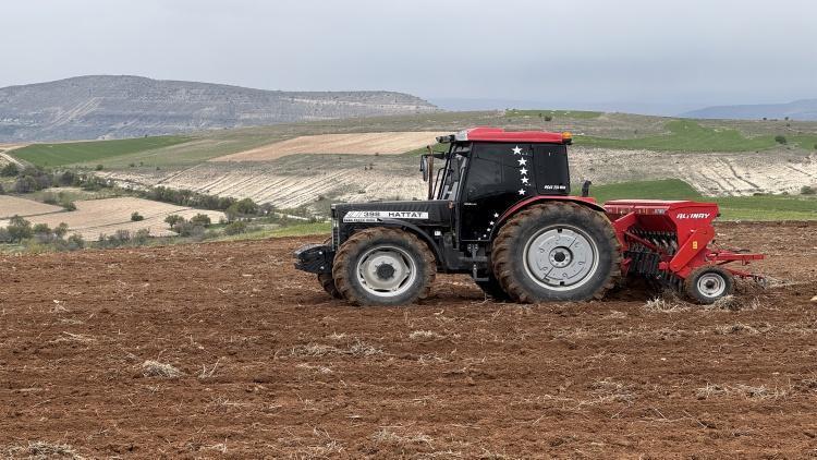 - Sulu bakteriyle tohumları karıştırıp toprağa ekiyoruz