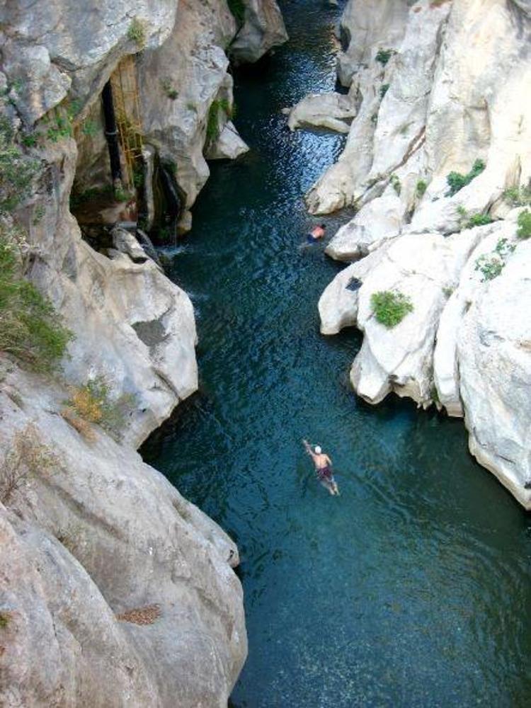 ULAŞIM KOLAYLIĞI VE KONAKLAMA İMKANI