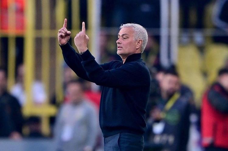 Tadic, Kostic, Dzeko, Livakovice garezi mi var Beşiktaş derbisi sonrası Portekizliyi yerden yere vurdu: Mourinho dünyanın en kısa fıkrası