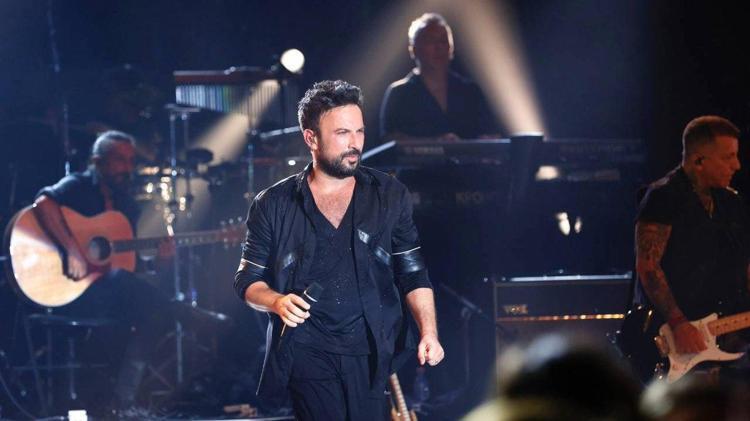 Tarkandan konser paylaşımı geld Annesinin ölümüyle yıkılmıştı