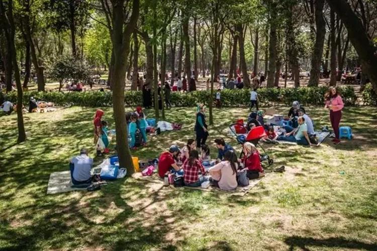 Mayıs ayı önce kavuracak İstanbulda o ilçeler 30 dereceyi görecek: Uzmanlar tek tek anlattı