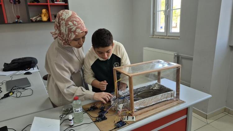 11 yaşında tarımda devrim yarattı TÜBİTAK projesini birinci seçti: Akıllı sera sistemi geliştirdi