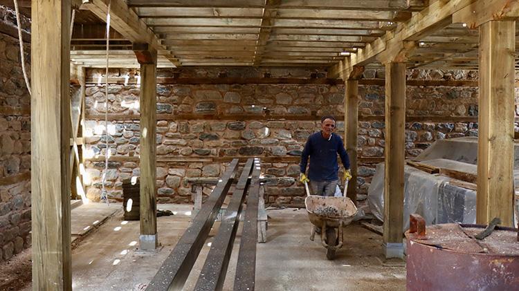Artvinden Bursaya göç ettikten sonra hayatları değişti Babasının yolundan giderek tarihi ayakta tutuyor
