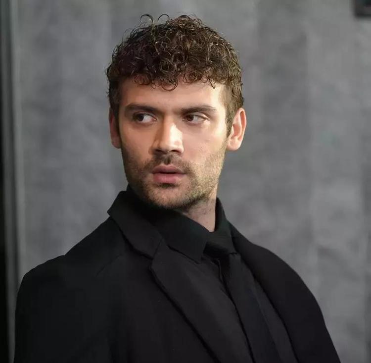 CANER TOPÇU KİMDİR, KAÇ YAŞINDA