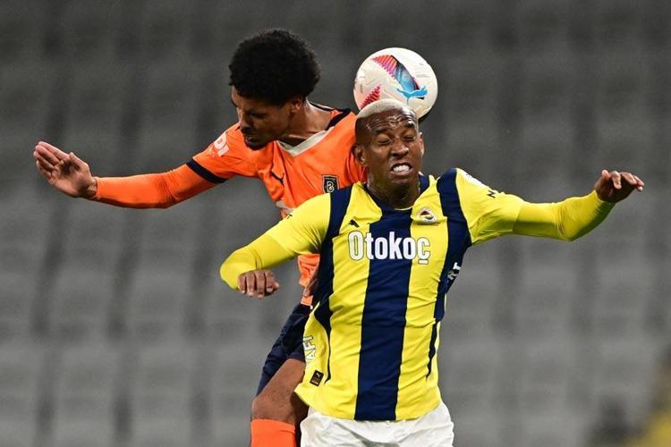 Başakşehir Fenerbahçe maçında gol yağmuru Kanarya 3 puanla moral depoladı