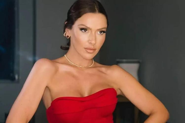 Hadise konserde seyirciyle dertleşti Bu kötü niyet