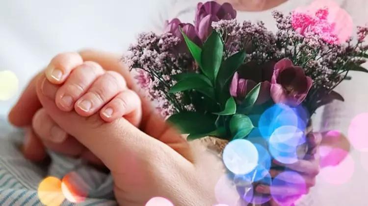 Anne yarısı teyzeler için resimli Anneler Günü mesajları: Duygusal Anneler günü sözleri
