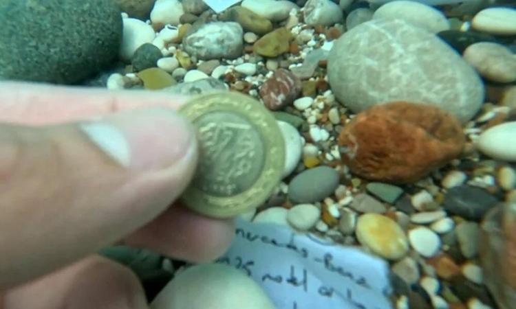 Dalgıçlar deniz dibinde karşılaştı Antalyada plastik poşete sarılmış halde bulundu