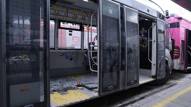 Metrobüs alarm veriyor Yoğun kazaların sebebi eski araçlar mı dikkatsiz sürücüler mi Kilometreleri 2 milyonu geçti