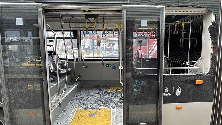 Metrobüs alarm veriyor Yoğun kazaların sebebi eski araçlar mı dikkatsiz sürücüler mi Kilometreleri 2 milyonu geçti