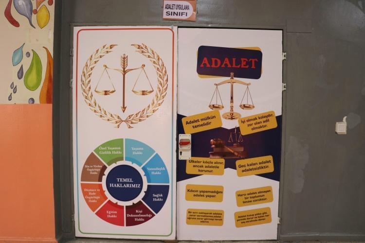 Ağrıda mahkemeler lisede kuruluyor Öğrenciler için gerçeğini aratmadı