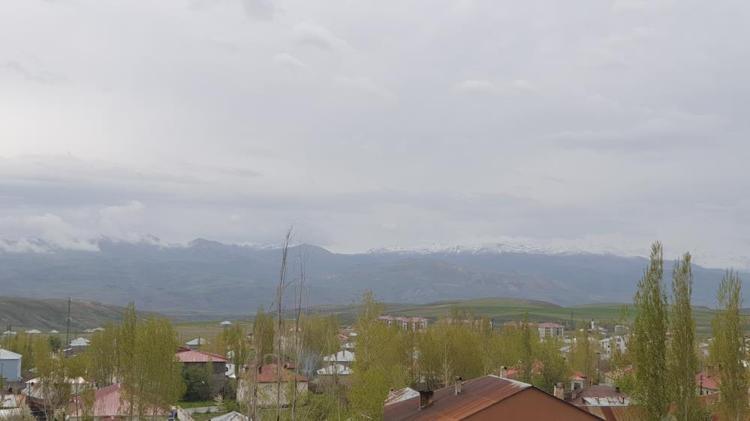 3 şehir Mayıs ayında kar altında kaldı Aniden lapa lapa bastırdı