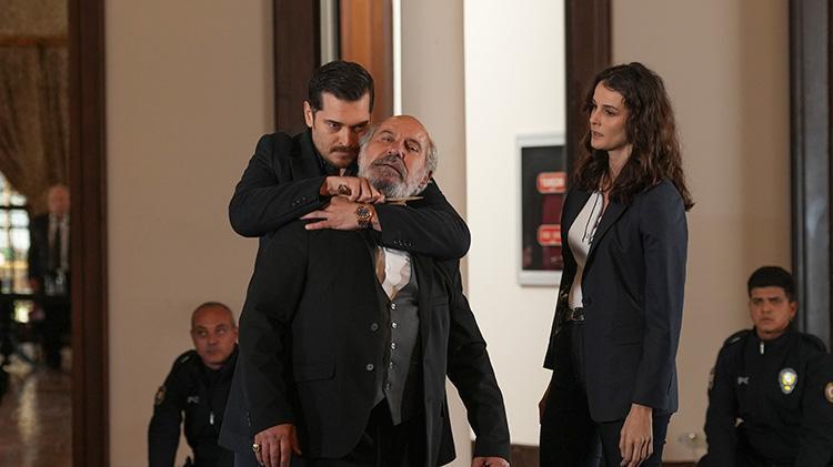 Eşref ve Nisan pusuya düştü Yetimlerin yeni babası Eşref: İlham veren adamsın Eşref