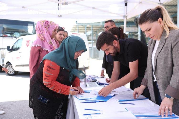 Toplamda 121 kadın üreticiye 726 küçükbaş hayvan hibe edildi