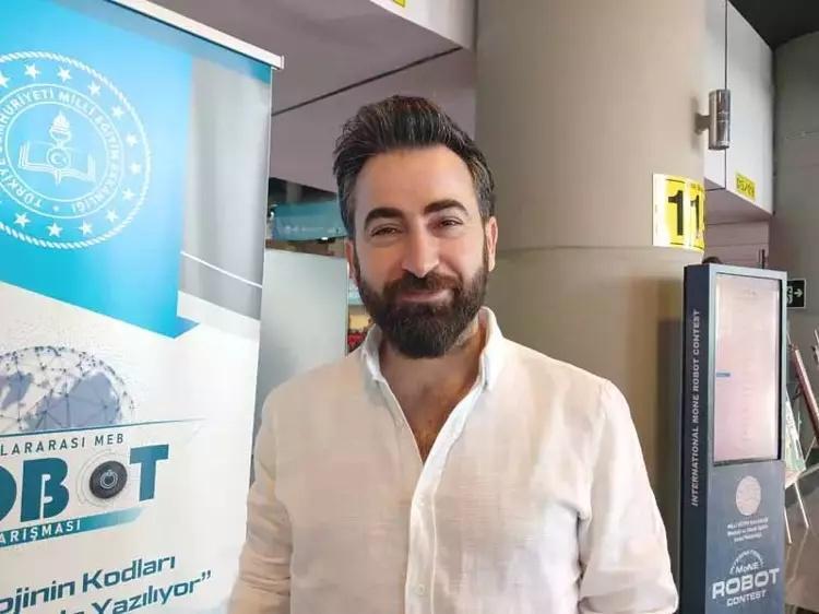 Baba ve iki kızı robot yarışmasına katıldı Kayseriden Bursaya derece ile döndüler