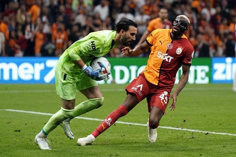 Galatasaray - Başakşehir maçında 2 gol 1 penaltı vardı