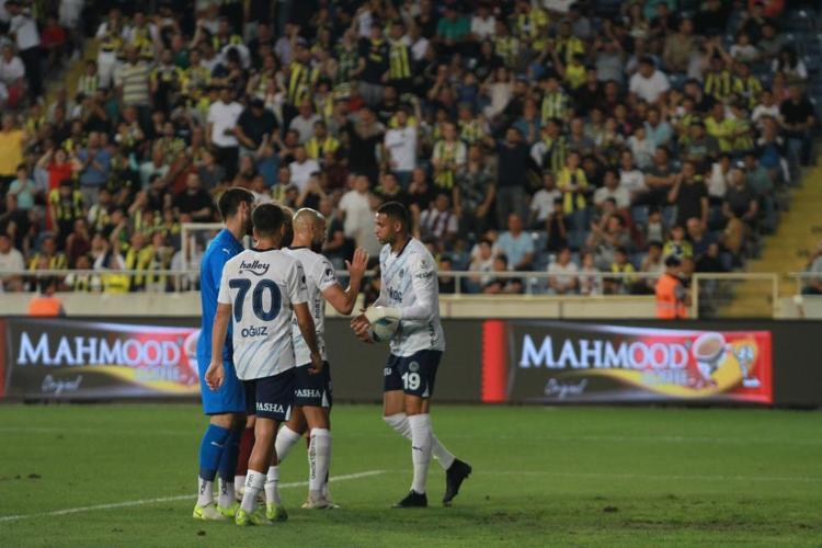 Fenerbahçede taşlar yerinden oynuyor Mourinho değil Mario Branco ayrıldı, işte yeni sportif direktör...