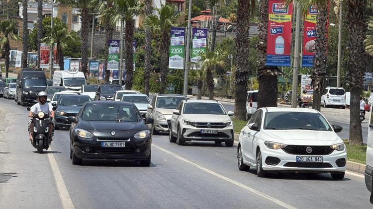 Bayram tatili sonrası dönüş çilesi başladı Birçok noktada trafik kilit, işte son durum