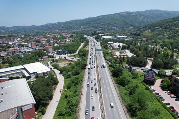 Bayram tatili sonrası dönüş çilesi başladı Birçok noktada trafik kilit, işte son durum