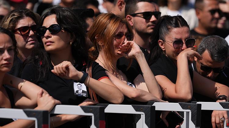 Başkan Ferdi Zeyreke son veda Gözyaşları sel oldu, eşinden duygusal sözler: Bugün ona sözümü verdim