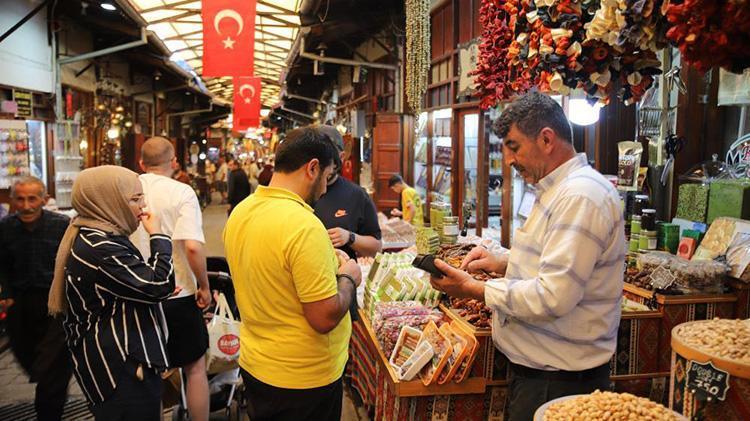 Gaziantepte bayram bereketi Yöresel lezzetlere yoğun talep esnafın yüzünü güldürdü