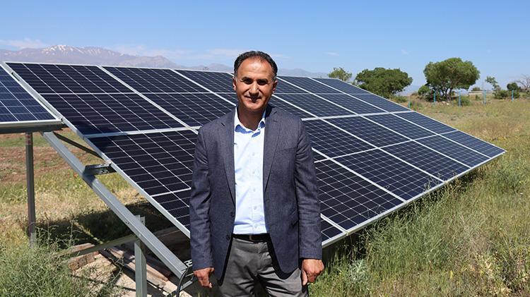 Erzincanda öğretim üyesi çorak araziyi tarıma kazandırdı İşte akıllara durgunluk veren yöntem