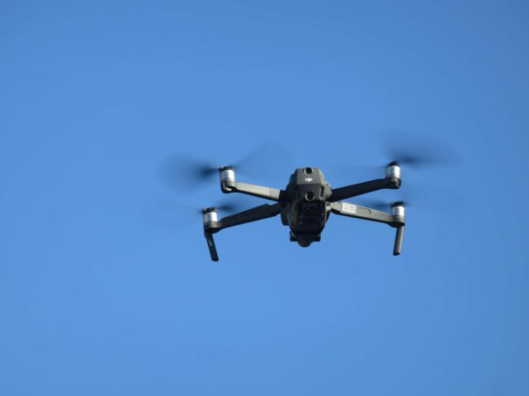 Yayalara yol vermeyen sürücüler dronla tespit edildi