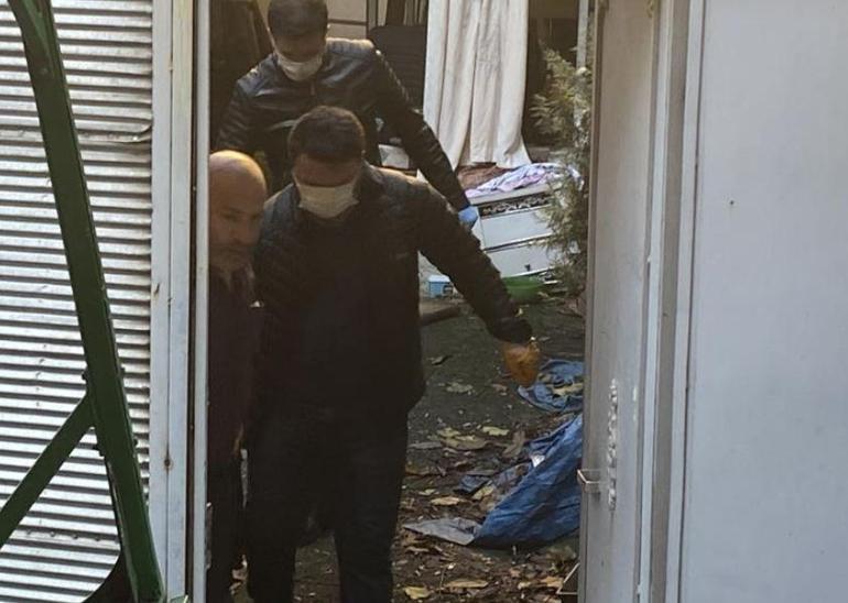 İstanbul’da korkunç olay Evde bıçaklanmış halde ölü bulundu: Oğlu 2 saat sonra ihbar etmiş