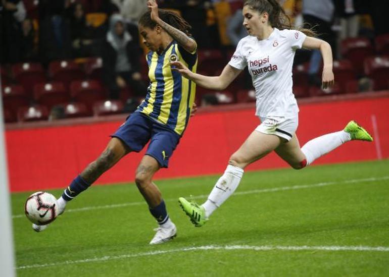 Galatasaray-Fenerbahçe derbisinde 7 gol Kadın futbolunda tarihi derbi
