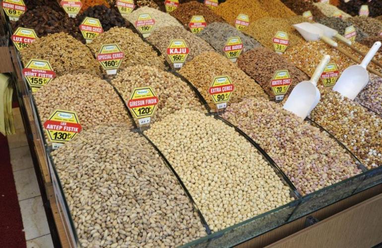 Yılbaşında geri sayım başladı, kuruyemişe talep arttı