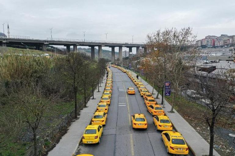 Zam geldi taksiciler akın ettiler İstanbulda taksimetre güncelleme kuyrukları...