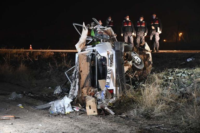 Aksarayda feci kazada 7 kişi hayatını kaybetti Detaylar ortaya çıktı: 6 kişilik aile...
