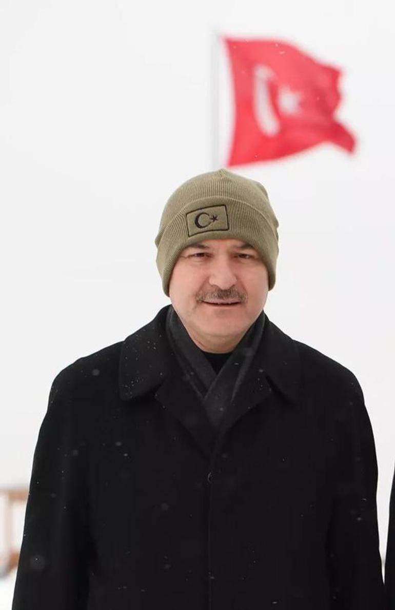 İçişleri Bakanı Süleyman Soyludan Cudi Dağında Türk bayrağı paylaşımı