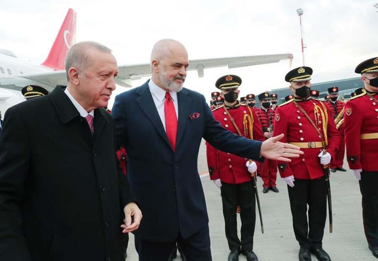 Cumhurbaşkanı Erdoğan Arnavutlukta törenle karşılandı