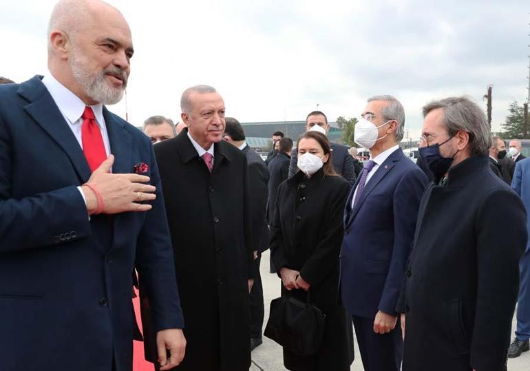 Cumhurbaşkanı Erdoğan Arnavutlukta törenle karşılandı