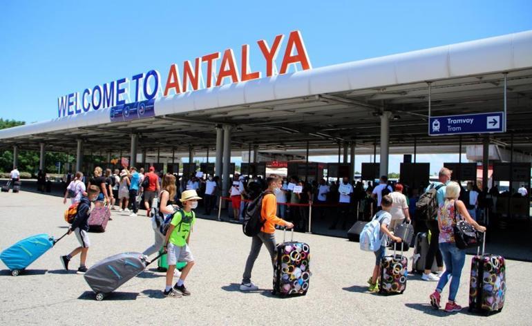 Antalya turist sayısında geçen yılın Ocak ayını üçe katladı