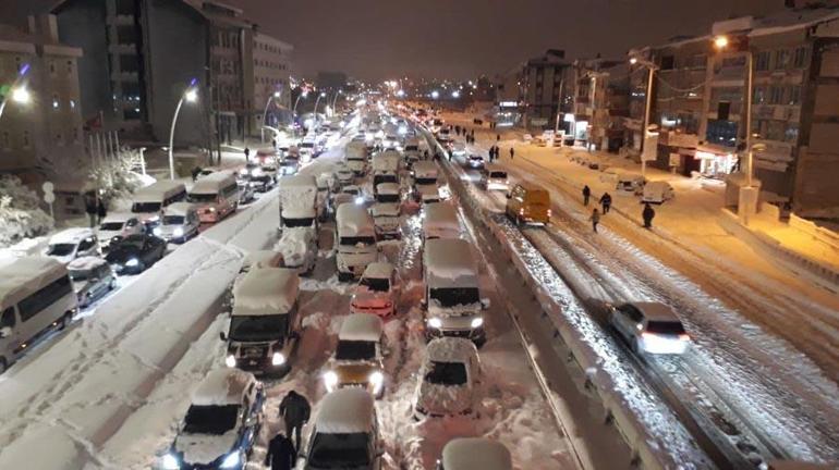 İstanbulda kar ne kadar sürecek Saat verildi Canlı yayında resmen duyurdu