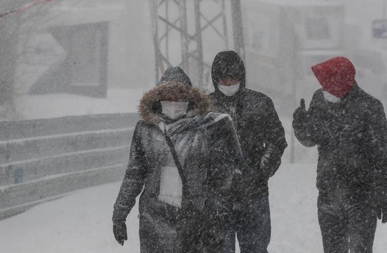 İstanbulda kar ne kadar sürecek Saat verildi Canlı yayında resmen duyurdu