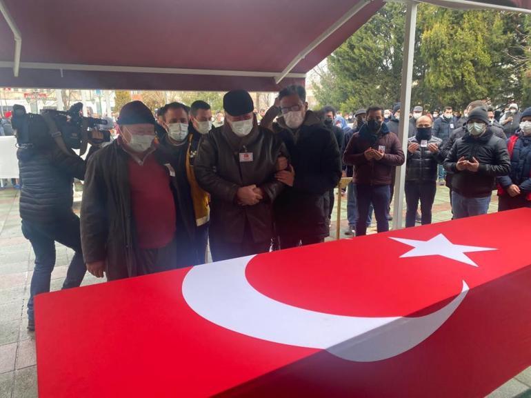 Şehit babası tabut başında oğlundan helallik istedi