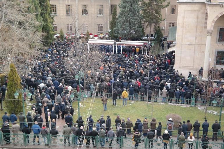 Şehit babası tabut başında oğlundan helallik istedi