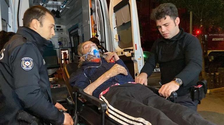 Bakırköy’de korkutan yangın: Evde mahsur kalan 2 kişiyi itfaiye ekipleri kurtardı