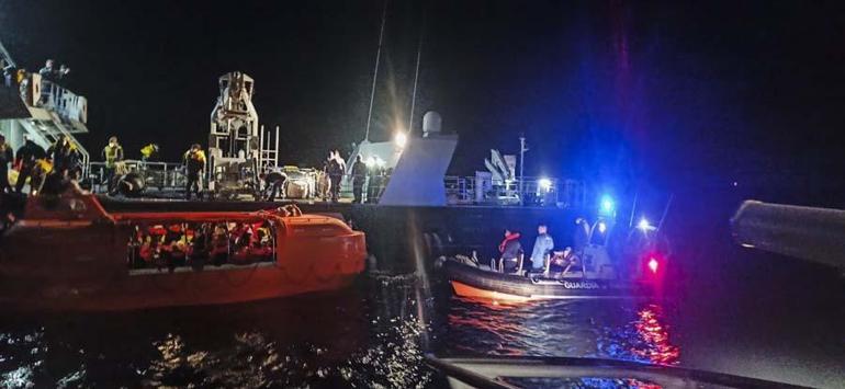 Yunanistanda felaket Yanan feribotta 237 yolcu arasında Türkler de vardı...