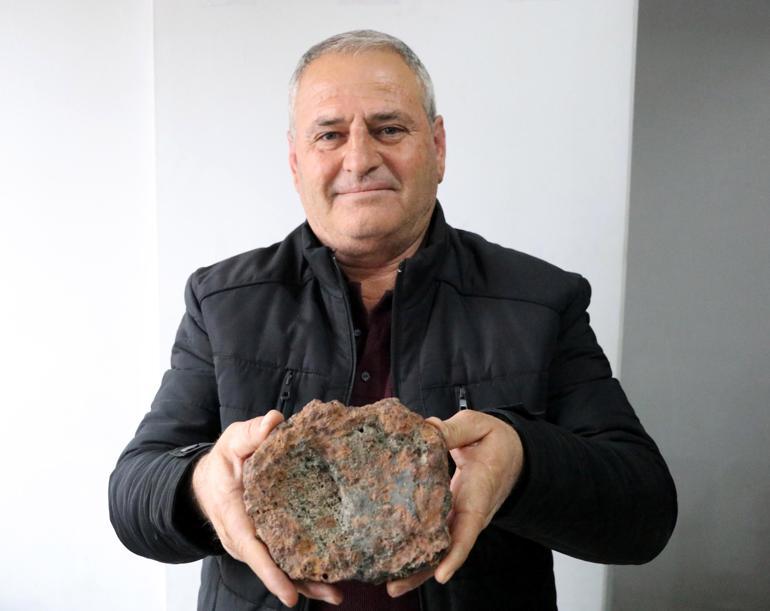 Tarlasında servet buldu Meteorit olabilir, gramı 60 dolar...